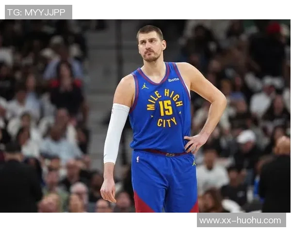 约基奇生涯20分10助场次达165场刷新中锋历史纪录超越张伯伦54场成第二